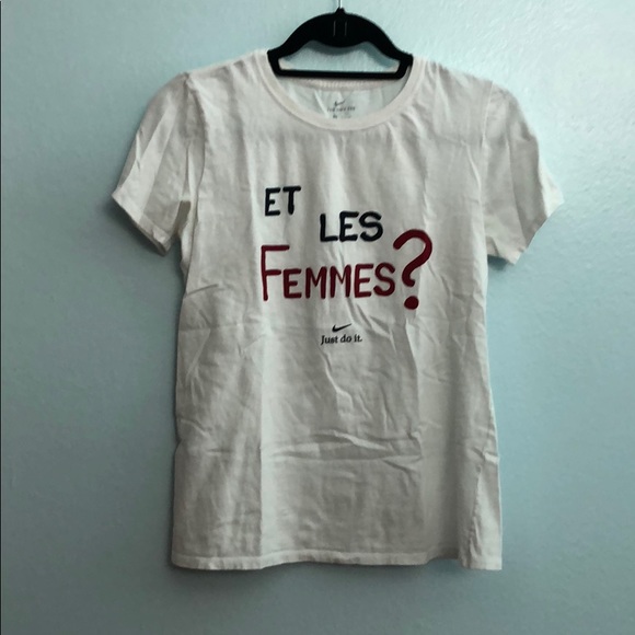 et les femmes nike shirt